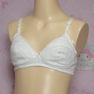 Z3832☆お下がり品☆ティーンズブラ☆☆C70サイズ☆女の子