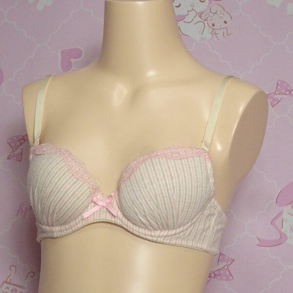 Z3928☆☆ティーンズブラ☆C65サイズ☆女の子