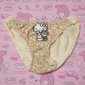 7061☆HelloKitty☆Mサイズ☆コットン　ジュニア　ショーツ