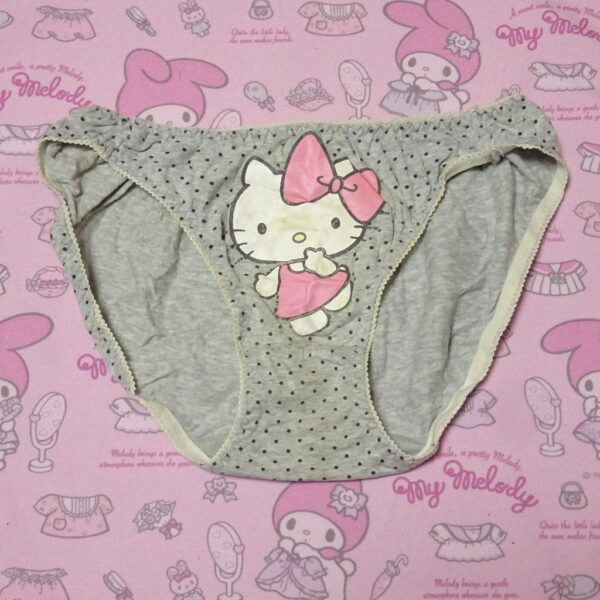 7111☆HelloKitty☆Mサイズ☆コットン　ジュニア　ショーツ