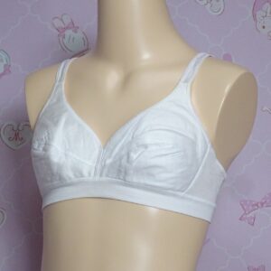 Z4196☆☆ティーンズスポーツブラ☆A80サイズ☆女の子