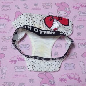 7942☆HelloKitty☆Sサイズ☆コットン　ジュニア　ショーツ