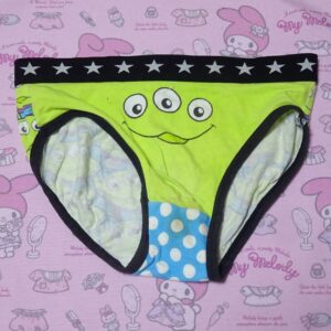 8102☆PIXAR☆Mサイズ☆コットン　ジュニア　ショーツ