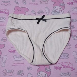 8232 Mサイズ 女児用ショーツ 中古 ホワイト/ブラックリボン リブ編み ジュニア向け古着 used