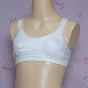 8284☆ティーンズスポーツブラ☆A65サイズ☆女の子