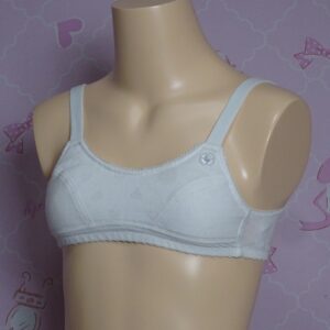 8466☆☆スポーツブラ☆１４０サイズ☆女の子