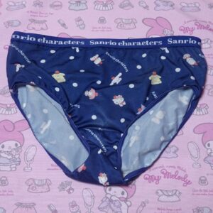 8594☆サンリオ Mサイズ☆ツルツル コットン　ジュニア　ショーツ