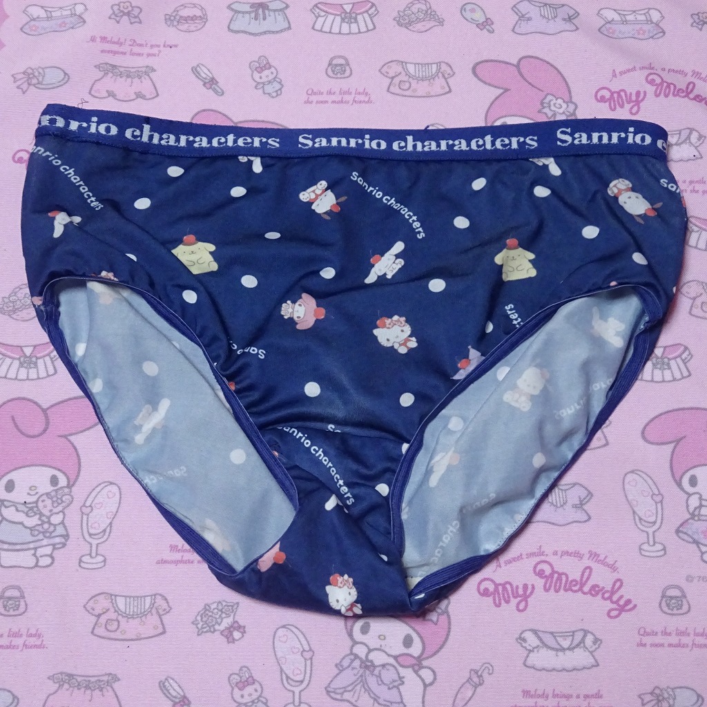 8594☆サンリオ Mサイズ☆ツルツル コットン ジュニア ショーツ