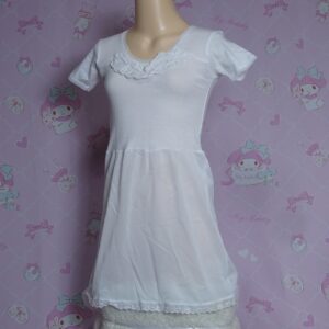 Z4344☆ジュニアスリップ 140サイズ  中古