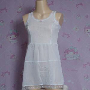 Z4346☆ジュニアスリップ 140サイズ  中古